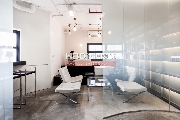 純黑白辦公設計,廣州裝修設計公司,辦公室裝修風格,海博裝飾.jpg 純黑白辦公設計,廣州裝修設計公司,辦公室裝修風格,海博裝飾.jpg
