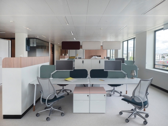 化妝品公司辦公室裝修設(shè)計.jpg 化妝品公司辦公室裝修設(shè)計.jpg