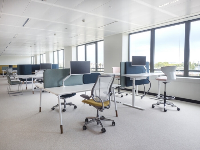 化妝品公司辦公室裝修設(shè)計.jpg 化妝品公司辦公室裝修設(shè)計.jpg