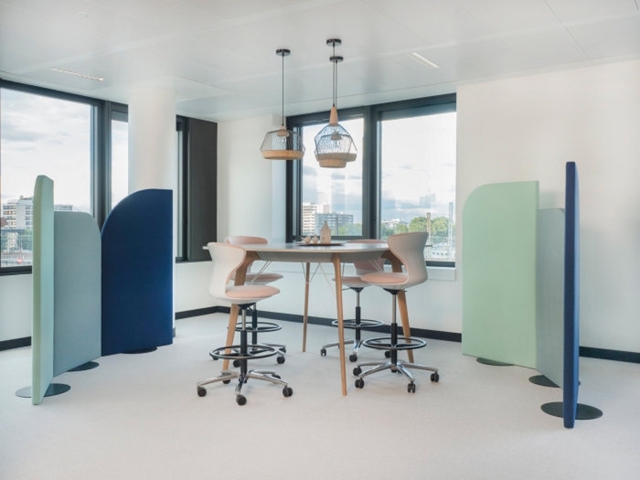 化妝品公司辦公室裝修設(shè)計.jpg 化妝品公司辦公室裝修設(shè)計.jpg