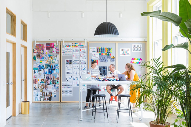 國外風辦公室裝修設計.jpg 國外風辦公室裝修設計.jpg